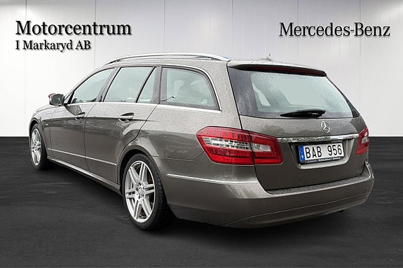 Mercedes-Benz E220 3 of 11