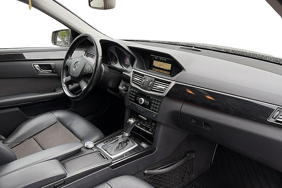 Mercedes-Benz E220 9 of 11