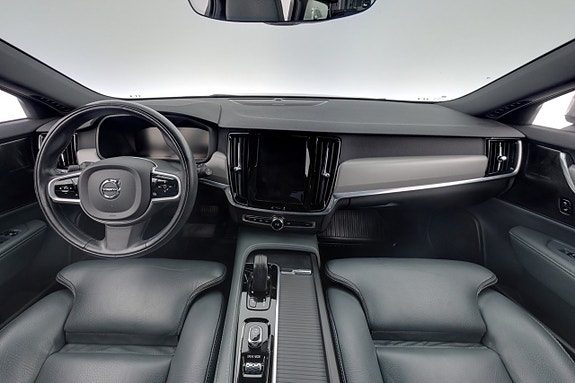 Volvo V90 Cross Country 13 of 29