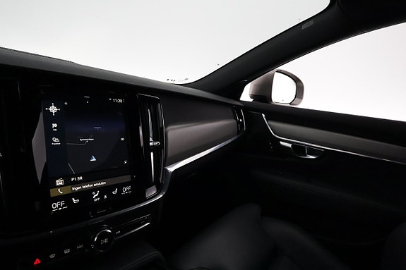 Volvo V90 Cross Country 24 of 29