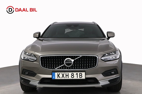 Volvo V90 Cross Country 2 of 29
