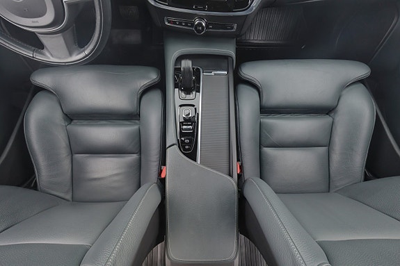 Volvo V90 Cross Country 14 of 29