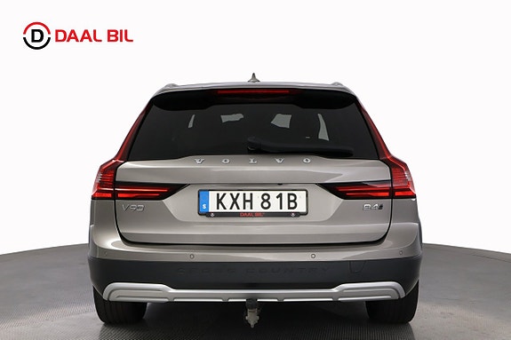 Volvo V90 Cross Country 7 of 29