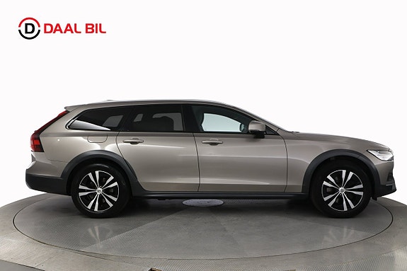 Volvo V90 Cross Country 5 of 29