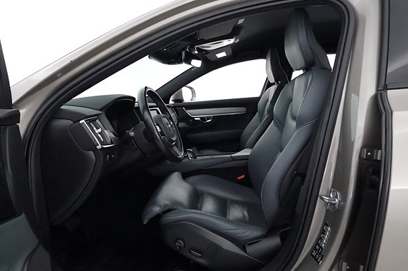Volvo V90 Cross Country 10 of 29