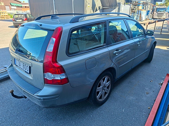 Volvo V50 3 of 20