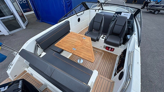 Uttern T65 Mercury F225 - 27 Gångtimmar - Kampanj 3,65% 10 of 11