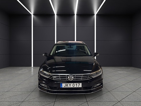 Volkswagen Passat 8 of 30