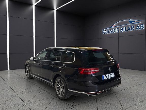 Volkswagen Passat 3 of 30