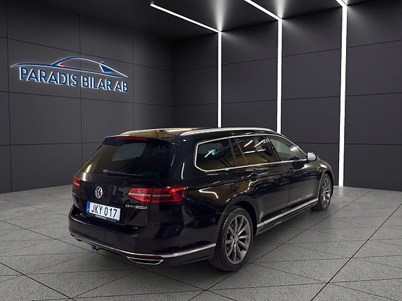 Volkswagen Passat 5 of 30