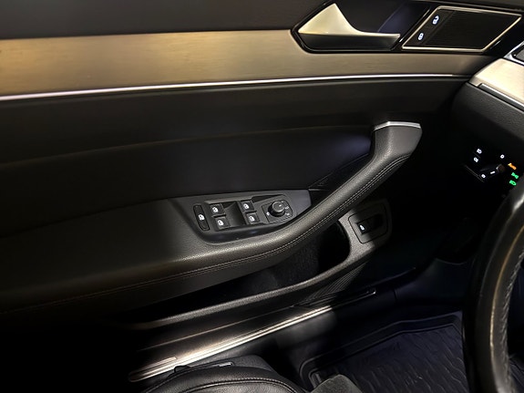 Volkswagen Passat 27 of 30
