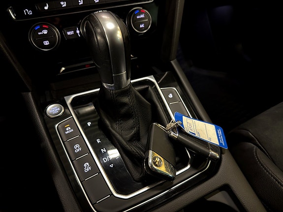 Volkswagen Passat 29 of 30