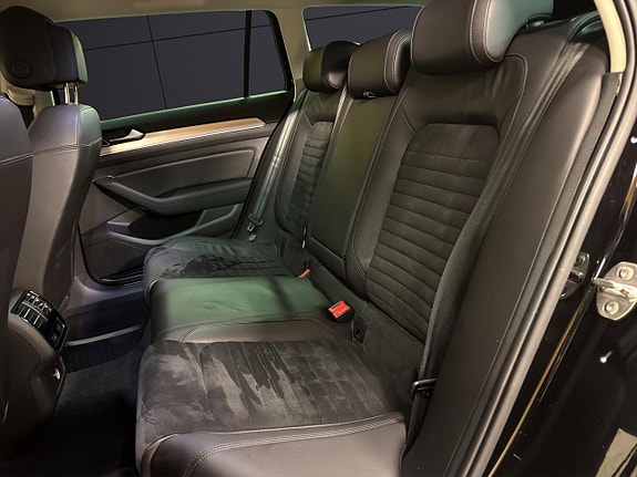 Volkswagen Passat 22 of 30