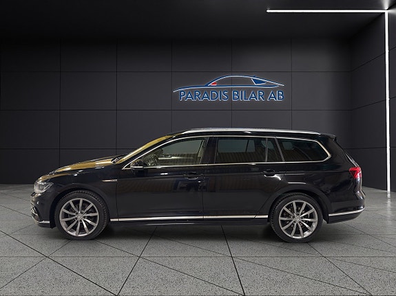 Volkswagen Passat 2 of 30