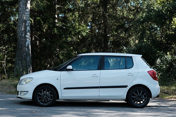 Skoda Fabia 2 of 16