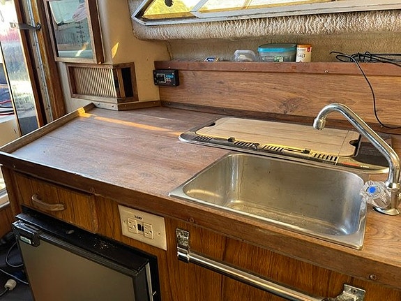 Sea Ray Sundancer 9 of 9