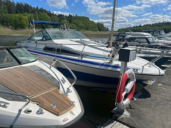 Sea Ray Sundancer 2 of 9