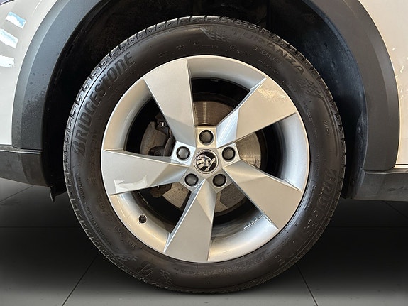 Skoda Octavia Scout 14 of 22