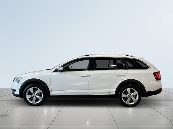 Skoda Octavia Scout 3 of 22