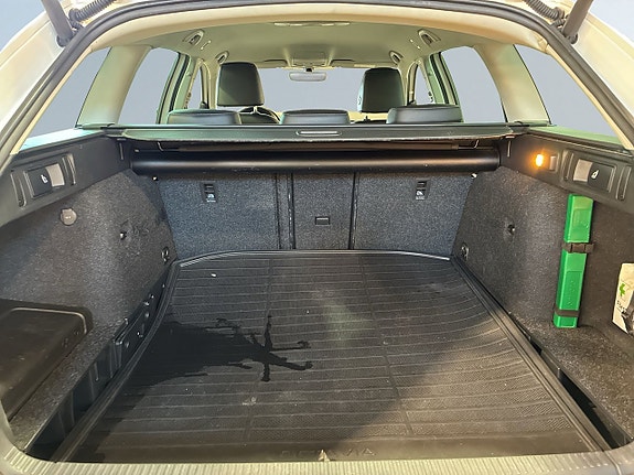 Skoda Octavia Scout 12 of 22