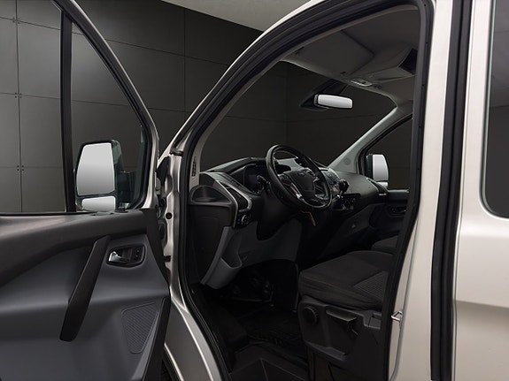 Ford Transit Custom 16 of 30