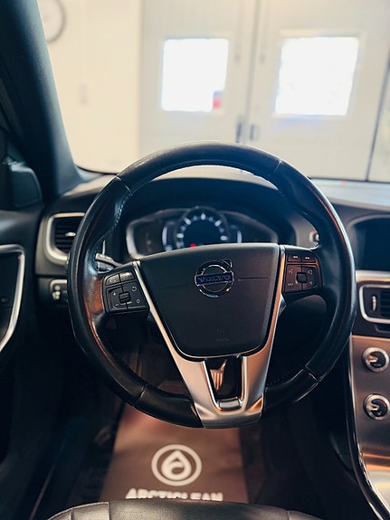 Volvo V60 17 of 22