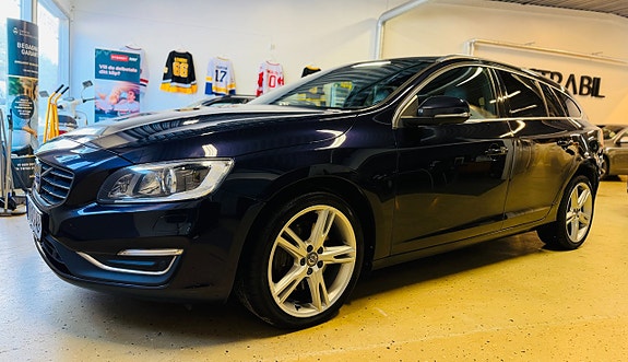 Volvo V60 2 of 22