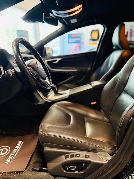 Volvo V60 13 of 22