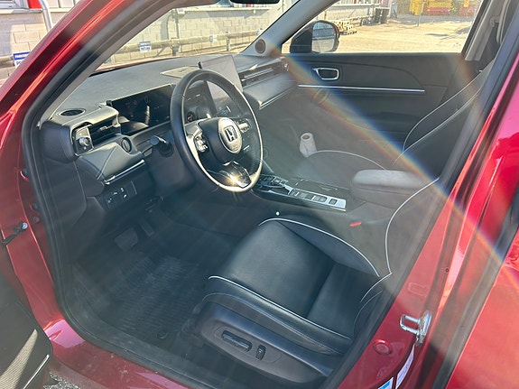 Honda e:Ny1 6 of 8