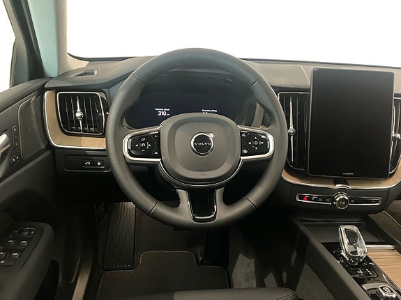 Volvo XC60 10 of 13