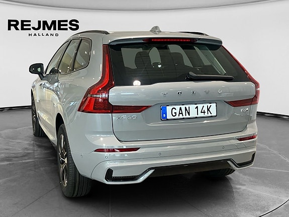 Volvo XC60 2 of 13