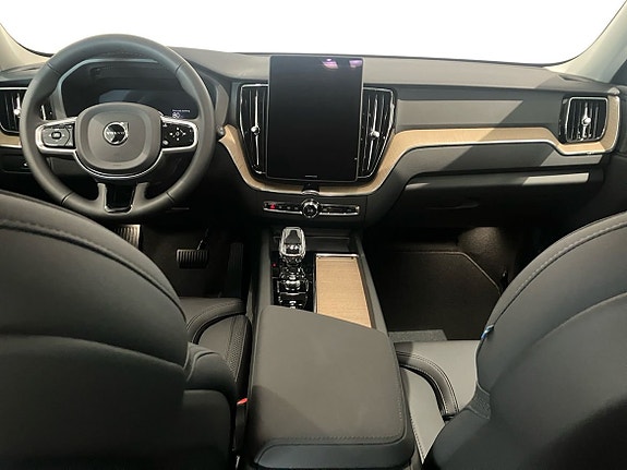 Volvo XC60 5 of 13