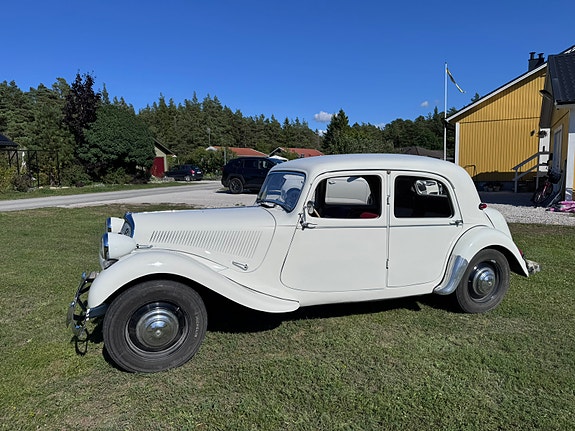 Citroen Traction Avant 2 of 6