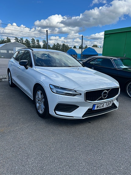 Volvo V60 2 of 6