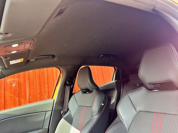 Renault Clio 15 of 16