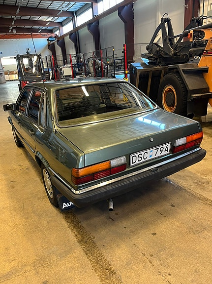 Audi 80 2 of 5