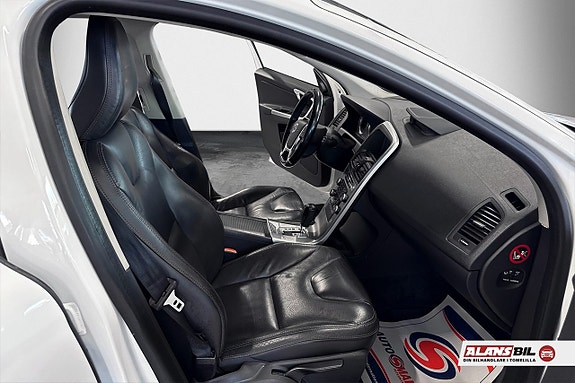 Volvo XC60 8 of 10
