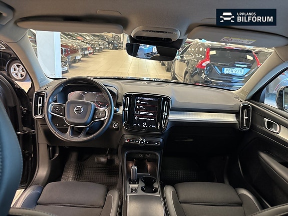 Volvo XC40 7 of 14
