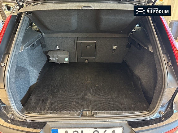 Volvo XC40 13 of 14