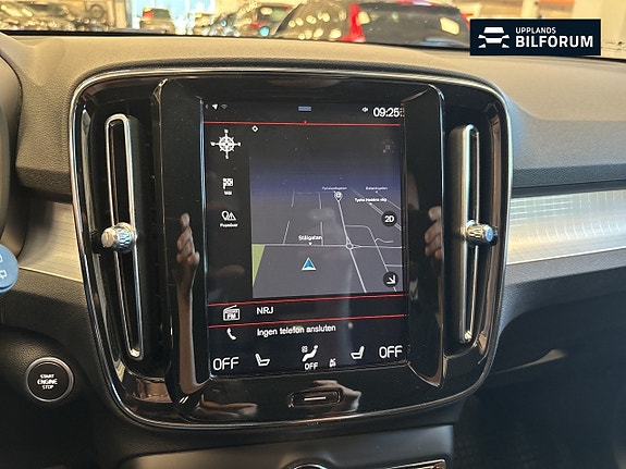 Volvo XC40 10 of 14