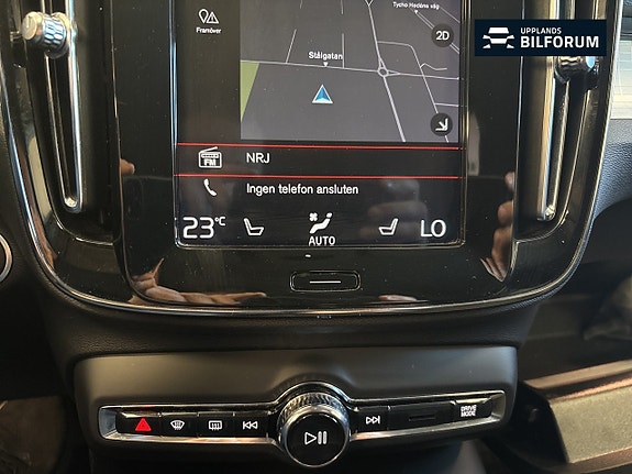 Volvo XC40 12 of 14