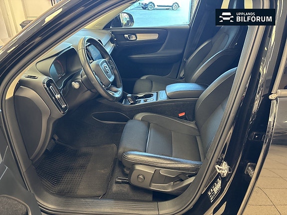 Volvo XC40 8 of 14