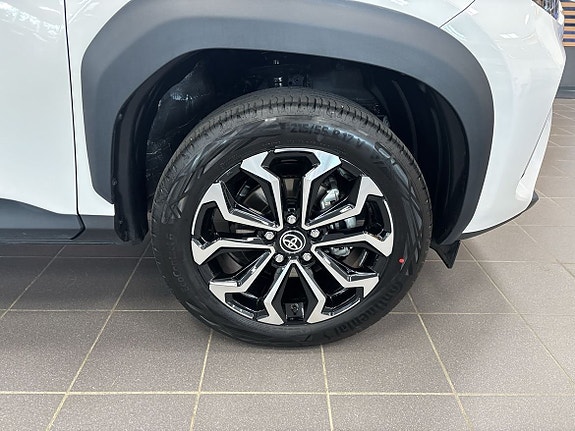 Toyota Yaris Cross 10 of 15