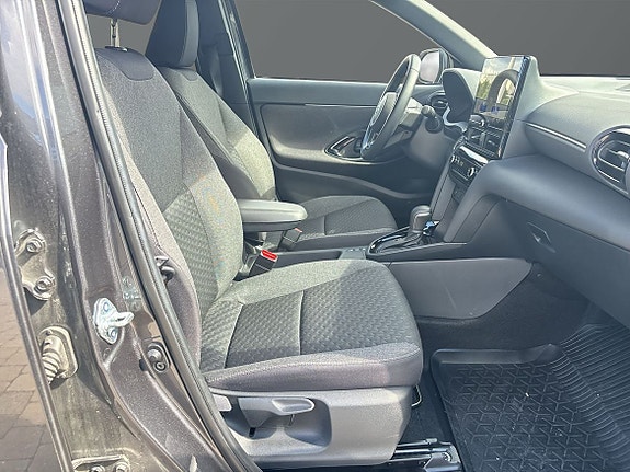Toyota Yaris Cross 8 of 13