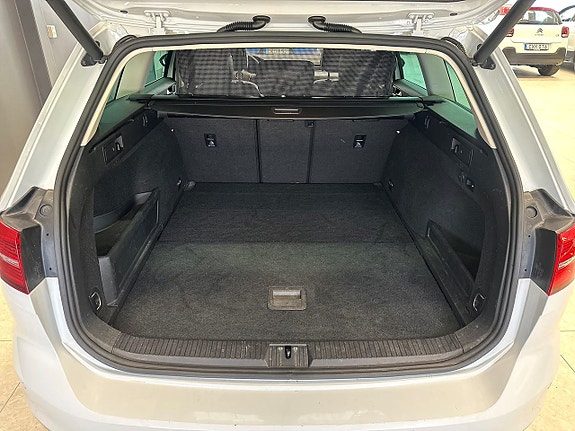 Volkswagen Passat 6 of 16