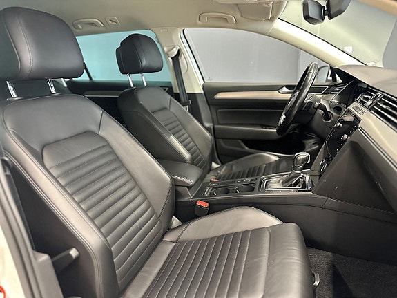 Volkswagen Passat 15 of 16