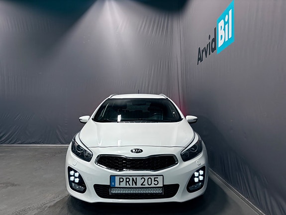 Kia Ceed 2 of 27