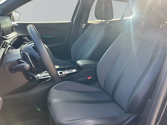 Peugeot 2008 8 of 15