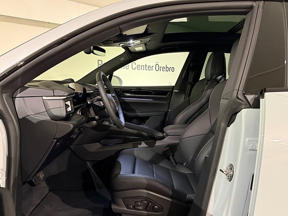 Porsche Macan 4 11 of 21