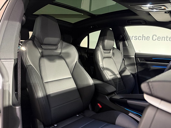 Porsche Macan 4 21 of 21